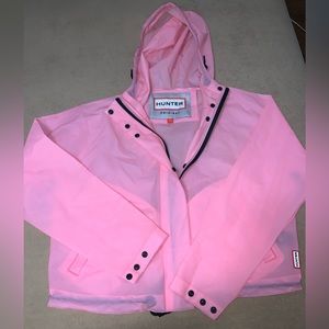 Cropped Hunter Rain Coat. New without tags, never worn. Size Small.